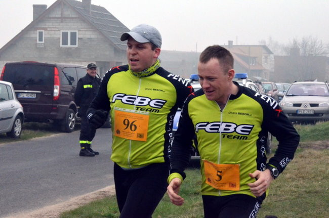 Biegiem i na rowerze w Smyczynie (zdjęcia)