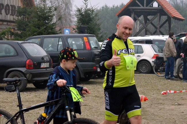 Biegiem i na rowerze w Smyczynie (zdjęcia)