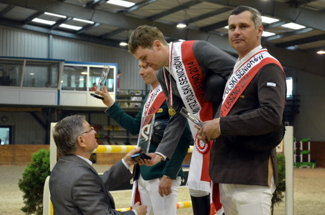 Trzy komplety medali (zdjęcia)