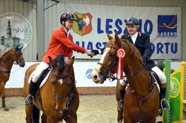 Trzy komplety medali (zdjęcia)