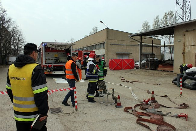 Strażacy ćwiczyli przy Magazynowej (kilka zdjęć)