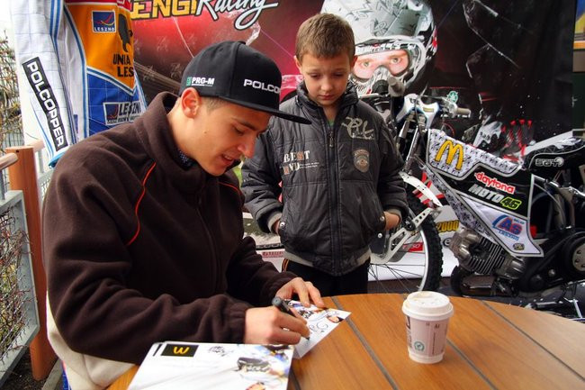 Zengota stanie za kasą (dźwięk i zdjęcia)