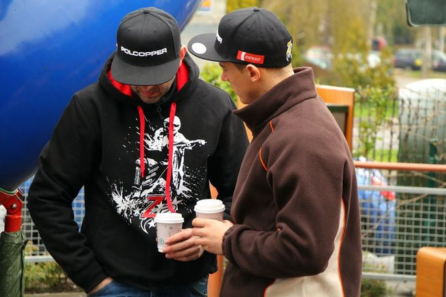 Zengota stanie za kasą (dźwięk i zdjęcia)