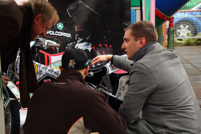 Zengota stanie za kasą (dźwięk i zdjęcia)