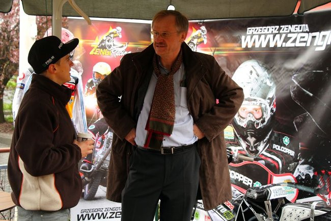 Zengota stanie za kasą (dźwięk i zdjęcia)