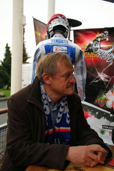 Zengota stanie za kasą (dźwięk i zdjęcia)