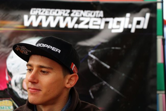 Zengota stanie za kasą (dźwięk i zdjęcia)