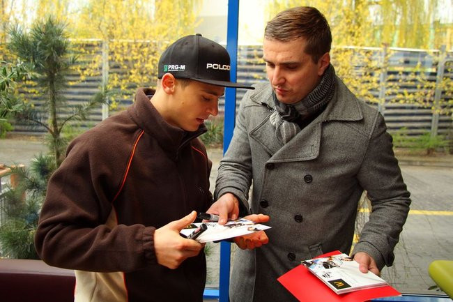 Zengota stanie za kasą (dźwięk i zdjęcia)