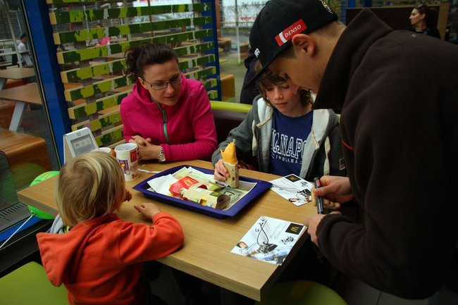 Zengota stanie za kasą (dźwięk i zdjęcia)