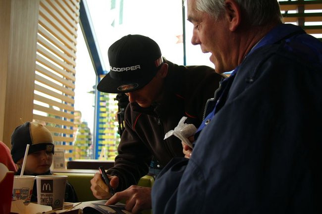 Zengota stanie za kasą (dźwięk i zdjęcia)