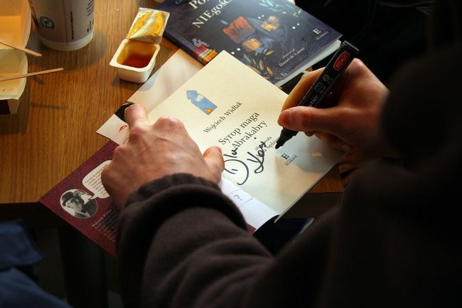 Zengota stanie za kasą (dźwięk i zdjęcia)