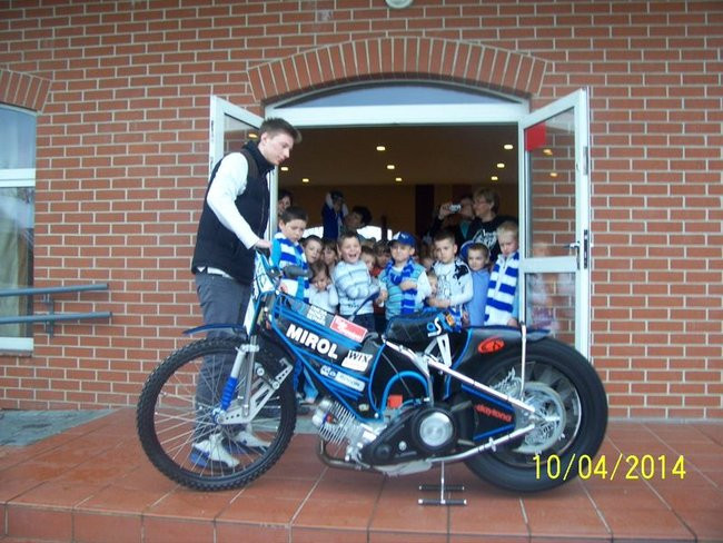 Biało-niebieski zajączek w Kłodzie (zdjęcia)