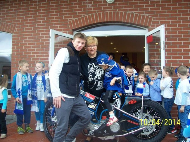 Biało-niebieski zajączek w Kłodzie (zdjęcia)