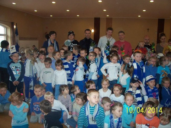 Biało-niebieski zajączek w Kłodzie (zdjęcia)