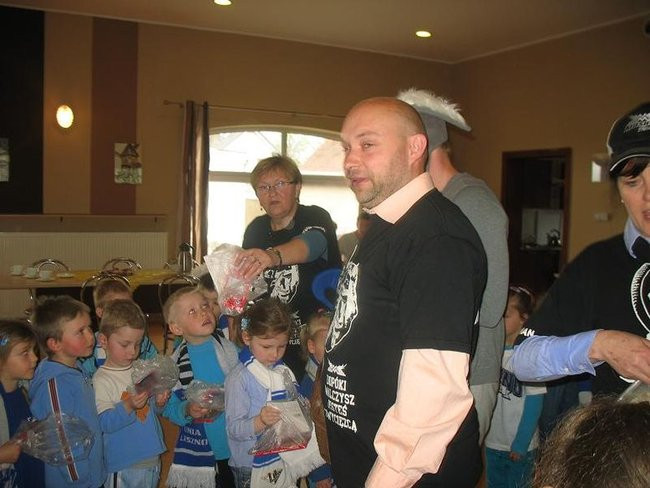 Biało-niebieski zajączek w Kłodzie (zdjęcia)