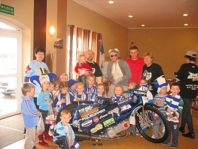 Biało-niebieski zajączek w Kłodzie (zdjęcia)