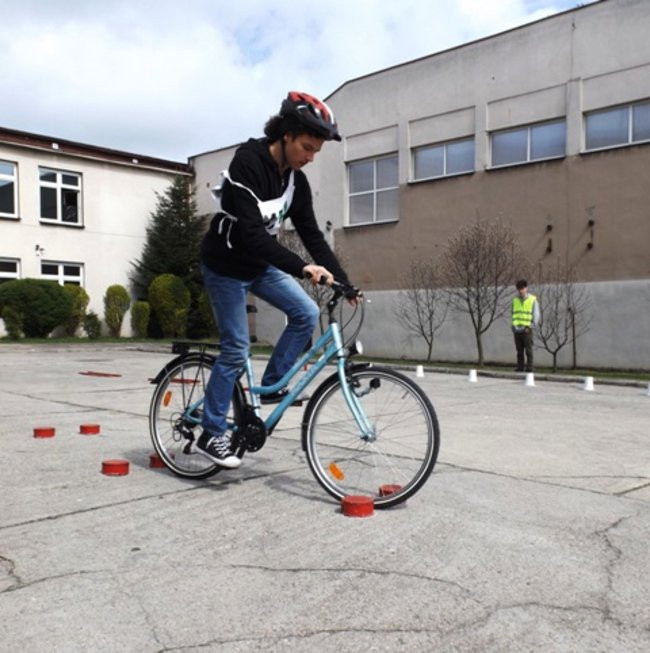 Bezpiecznie na drodze (zdjęcia)