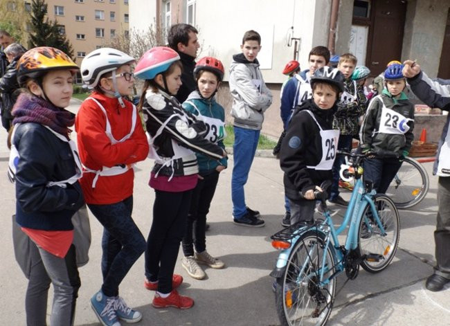 Bezpiecznie na drodze (zdjęcia)