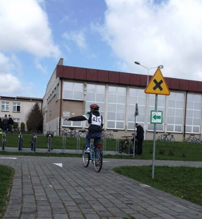 Bezpiecznie na drodze (zdjęcia)