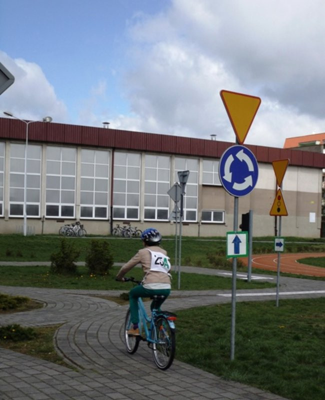 Bezpiecznie na drodze (zdjęcia)