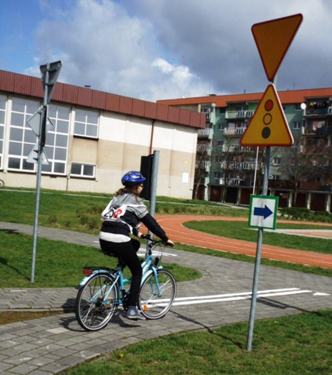 Bezpiecznie na drodze (zdjęcia)