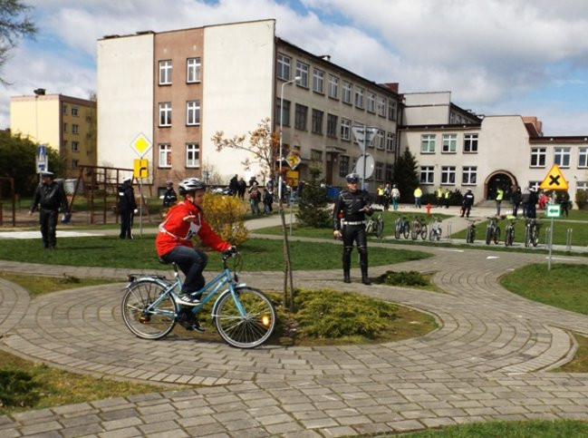 Bezpiecznie na drodze (zdjęcia)
