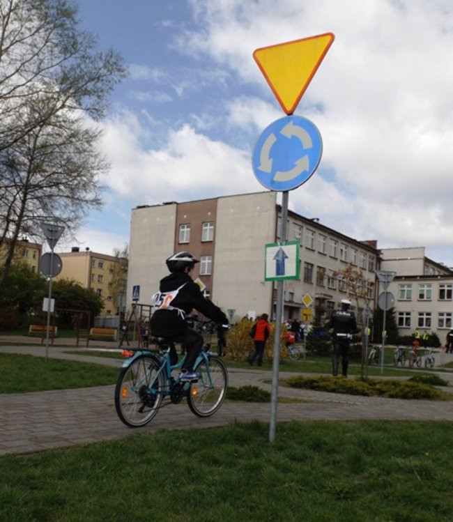 Bezpiecznie na drodze (zdjęcia)