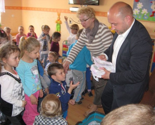 Damian Baliński w przedszkolu w Dąbczu (zdjęcia)
