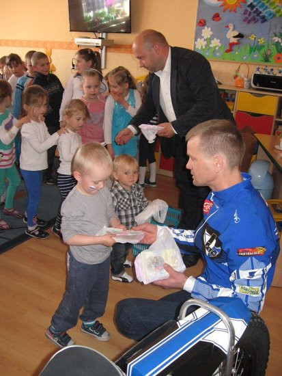 Damian Baliński w przedszkolu w Dąbczu (zdjęcia)