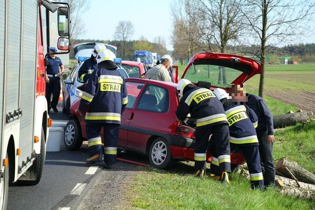 Nie zauważył, że hamują (kilka zdjęć)