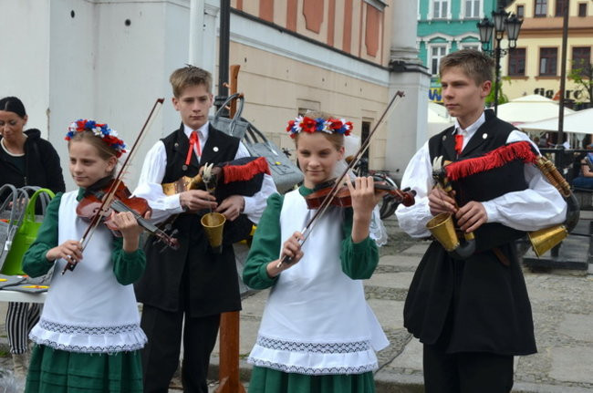 Bruk zeszlifowany (zdjęcia)