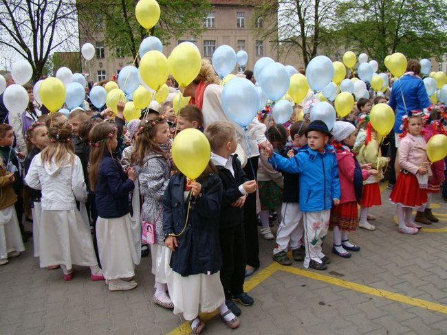 Balony z SMS-ami do nieba (zdjęcia)