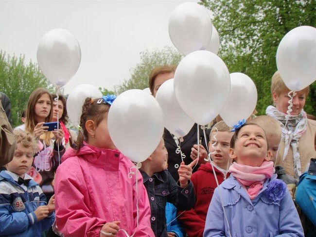 Balony z SMS-ami do nieba (zdjęcia)