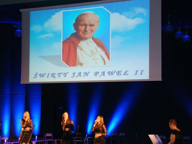 Balony z SMS-ami do nieba (zdjęcia)