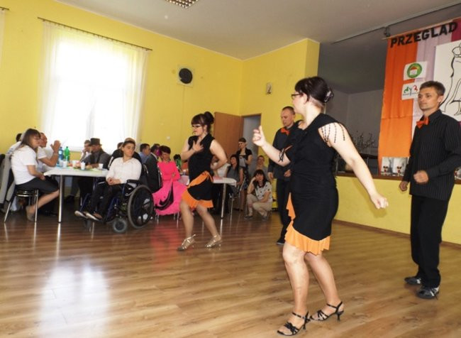 Taneczny przegląd w Kąkolewie (zdjęcia)