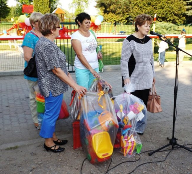 Plac zabaw w Wilkowicach otwarty (zdjęcia)