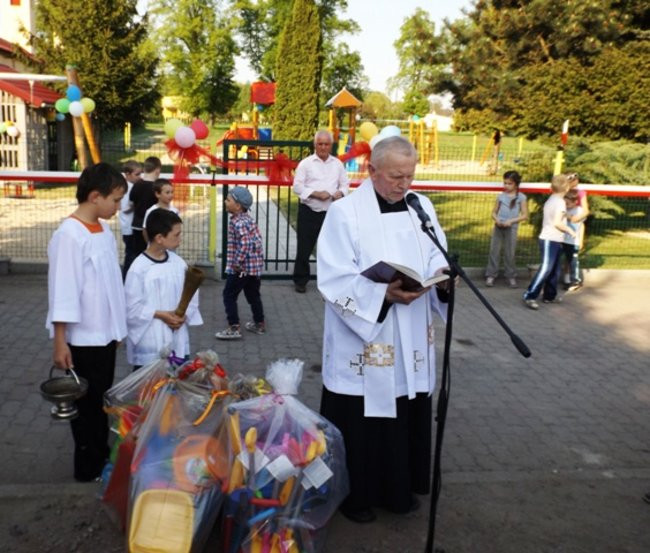 Plac zabaw w Wilkowicach otwarty (zdjęcia)
