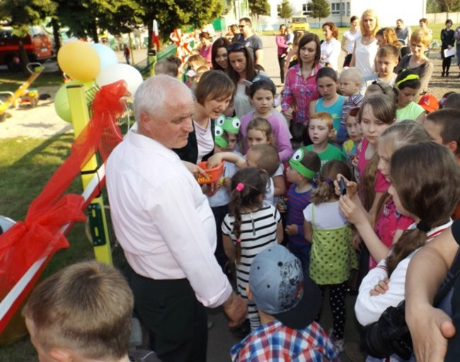 Plac zabaw w Wilkowicach otwarty (zdjęcia)