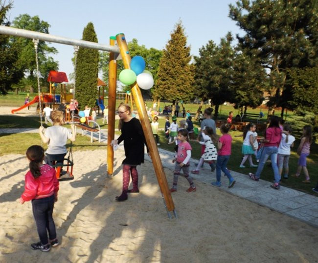 Plac zabaw w Wilkowicach otwarty (zdjęcia)