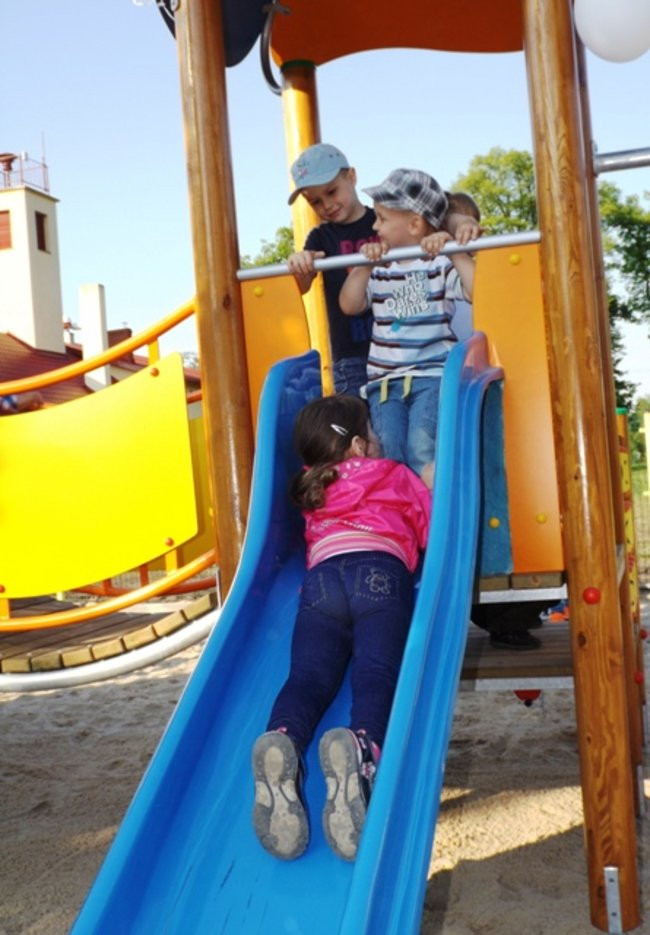 Plac zabaw w Wilkowicach otwarty (zdjęcia)