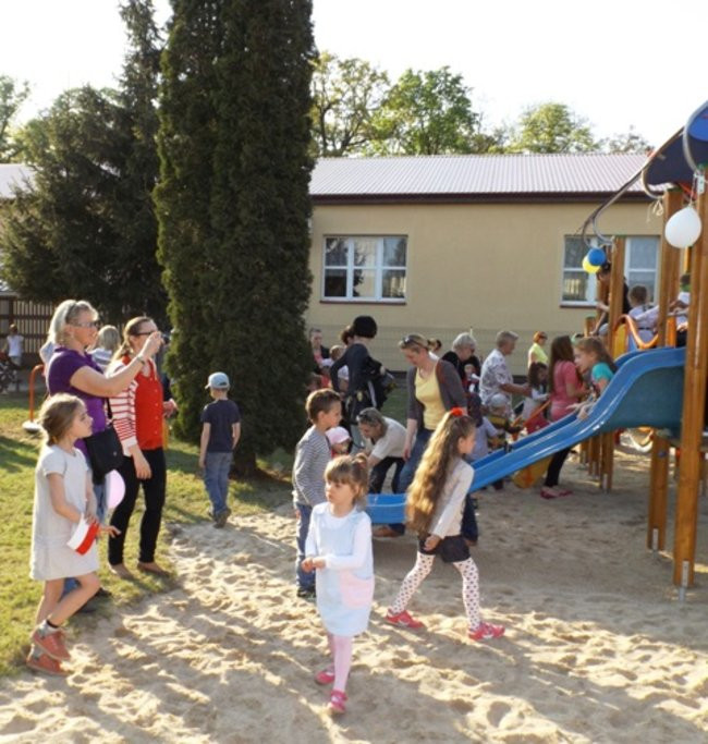 Plac zabaw w Wilkowicach otwarty (zdjęcia)