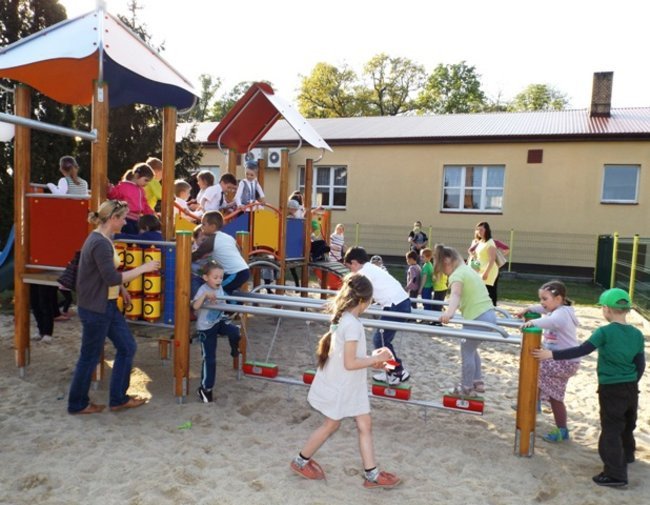 Plac zabaw w Wilkowicach otwarty (zdjęcia)