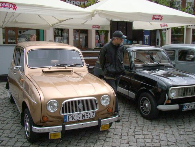 Zabytkowe pojazdy, eleganckie załogi (zdjęcia)