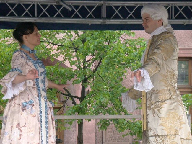 Zabytkowe pojazdy, eleganckie załogi (zdjęcia)