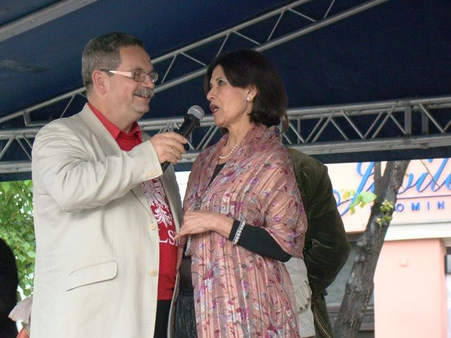 Zabytkowe pojazdy, eleganckie załogi (zdjęcia)