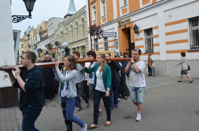 Krzyż i ikona Matki Bożej w Lesznie (zdjęcia)