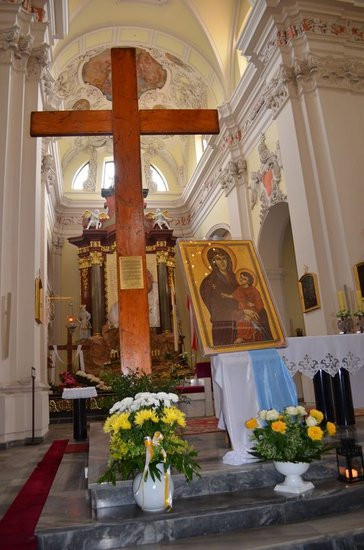 Krzyż i ikona Matki Bożej w Lesznie (zdjęcia)
