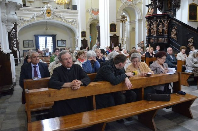 Krzyż i ikona Matki Bożej w Lesznie (zdjęcia)