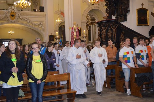 Krzyż i ikona Matki Bożej w Lesznie (zdjęcia)