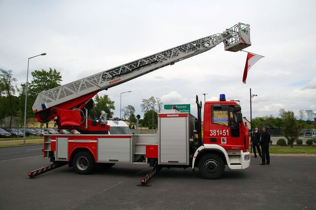 Strażacy świętują, a tu nagle alarm (zdjęcia i wideo)